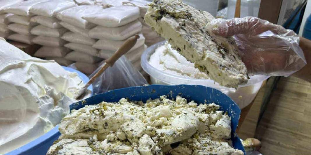 Yüksek dağlardan toplanıyor, zahmetle işleniyor! Sadece Van’da değil tüm Türkiye’de tüketiliyor: Artık tezgahta! 5